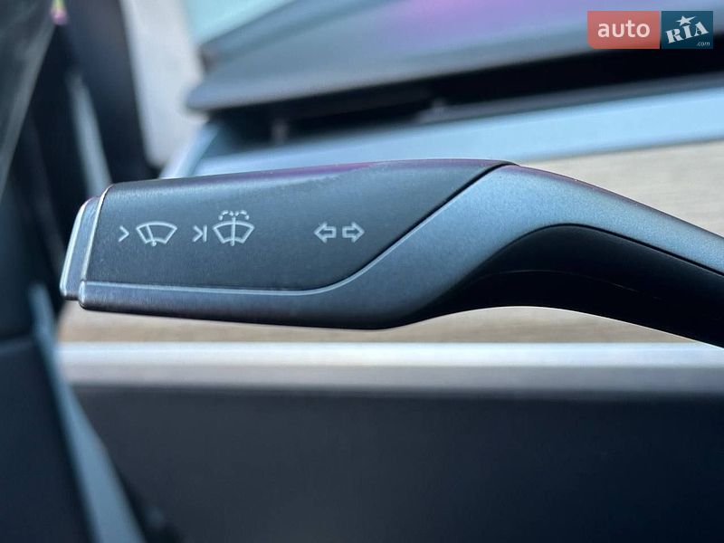 Седан Tesla Model 3 2018 в Києві