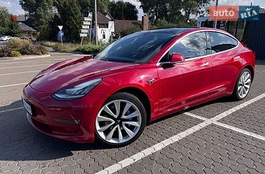 Седан Tesla Model 3 2019 в Киеве