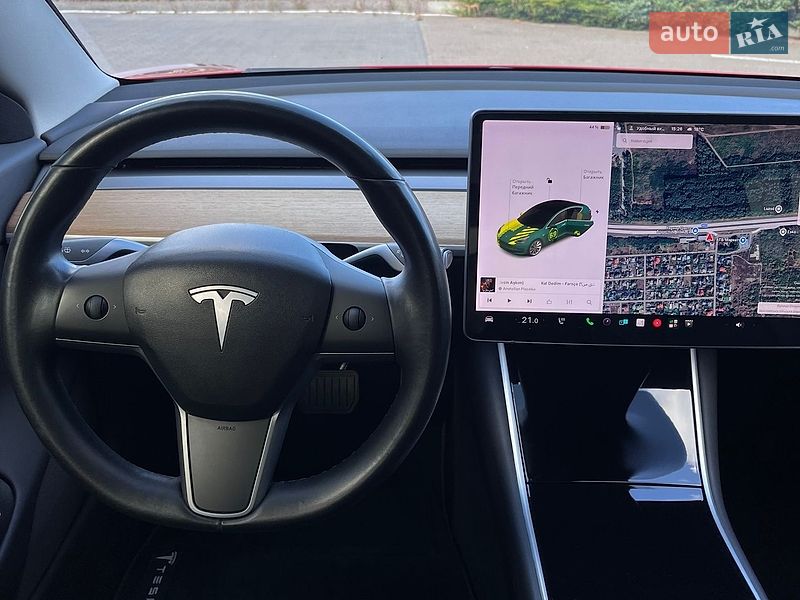 Седан Tesla Model 3 2019 в Киеве