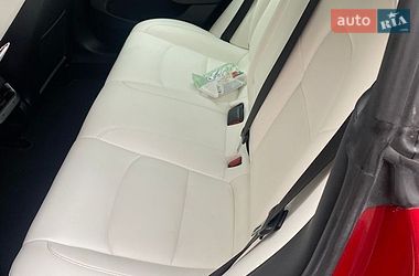 Седан Tesla Model 3 2021 в Ровно
