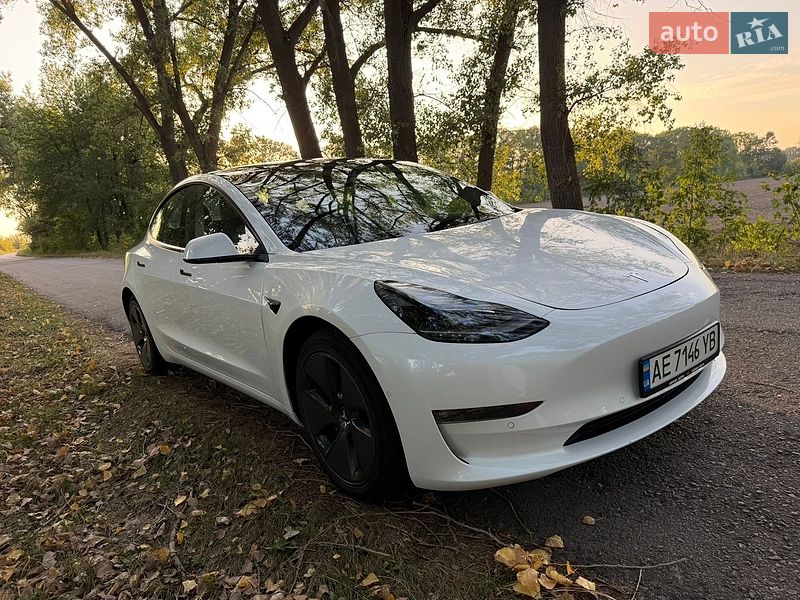 Седан Tesla Model 3 2021 в Днепре
