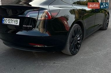 Седан Tesla Model 3 2023 в Тернополі
