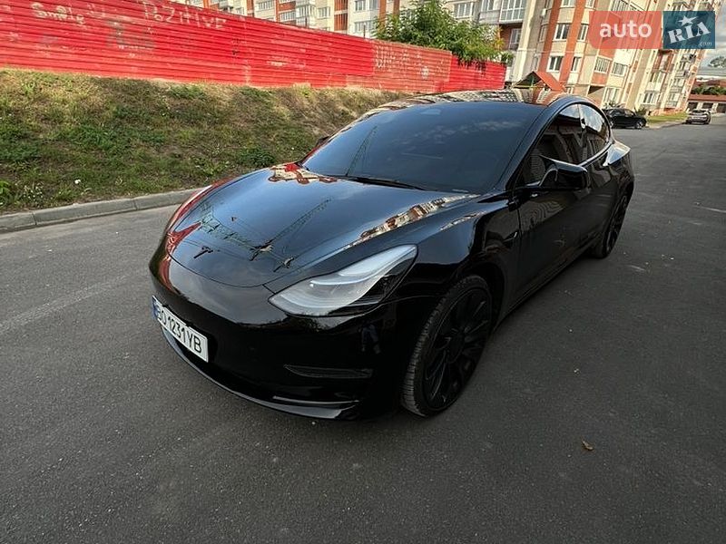 Tesla Model 3 2023