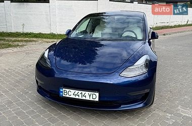 Седан Tesla Model 3 2022 в Львові