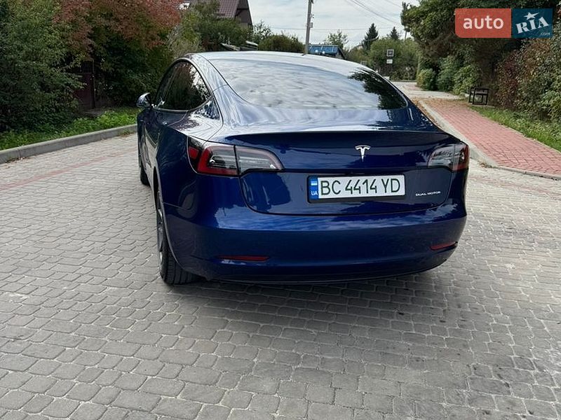 Седан Tesla Model 3 2022 в Львові