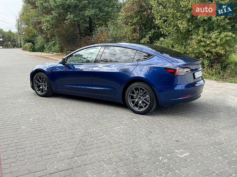 Седан Tesla Model 3 2022 в Львові