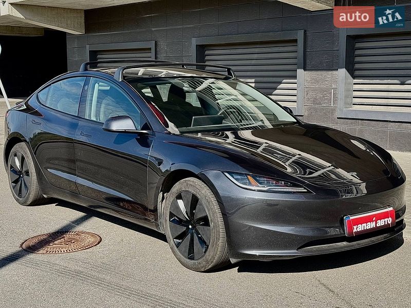 Седан Tesla Model 3 2024 в Києві