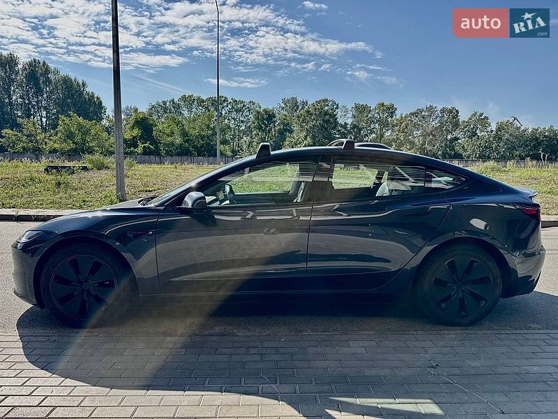 Седан Tesla Model 3 2024 в Києві