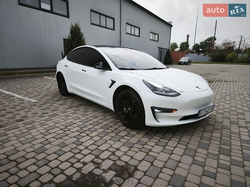 Седан Tesla Model 3 2021 в Ивано-Франковске Седан Tesla Model 3 2021 в Ивано-Франковске