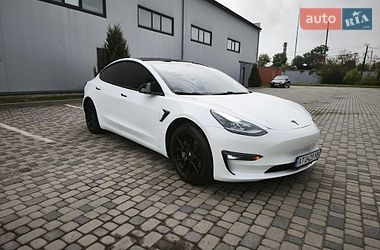 Седан Tesla Model 3 2021 в Івано-Франківську