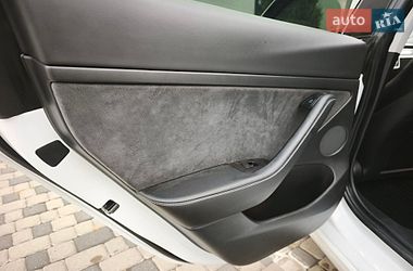 Седан Tesla Model 3 2021 в Івано-Франківську