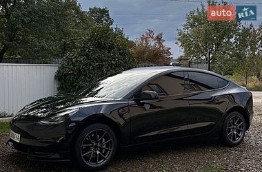Седан Tesla Model 3 2021 в Косові