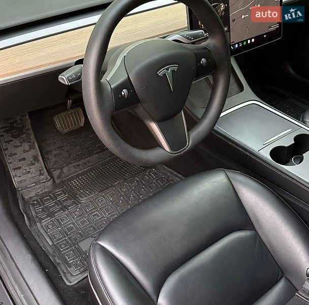 Седан Tesla Model 3 2021 в Косові