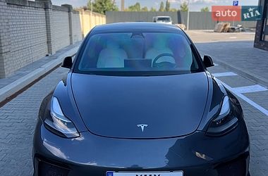 Седан Tesla Model 3 2021 в Києві