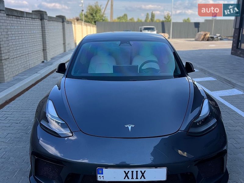 Седан Tesla Model 3 2021 в Києві