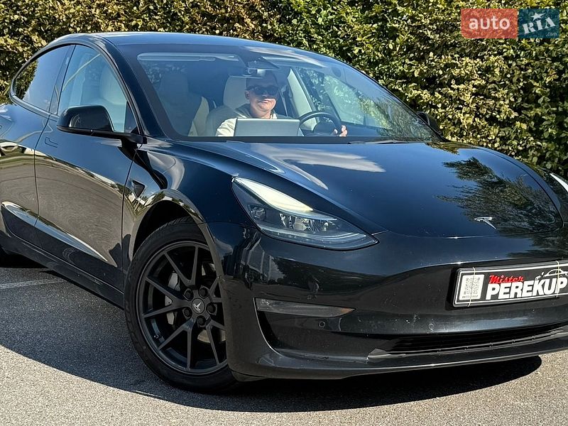Tesla Model 3 2021