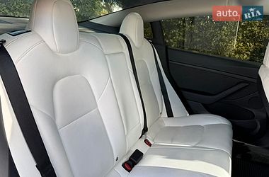 Седан Tesla Model 3 2021 в Киеве