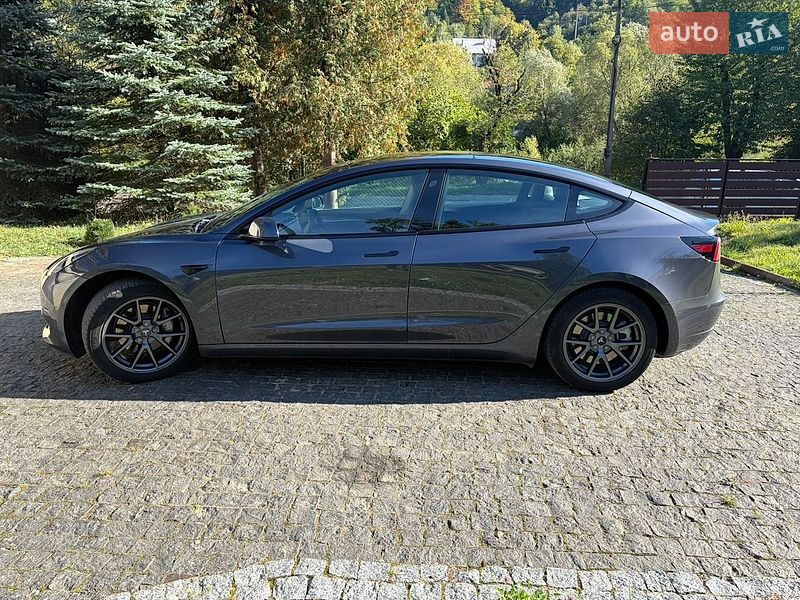 Седан Tesla Model 3 2022 в Бориславе