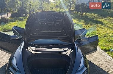Седан Tesla Model 3 2022 в Бориславе