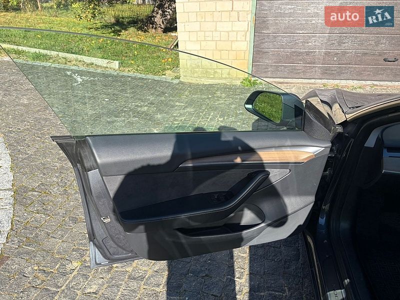Седан Tesla Model 3 2022 в Бориславе