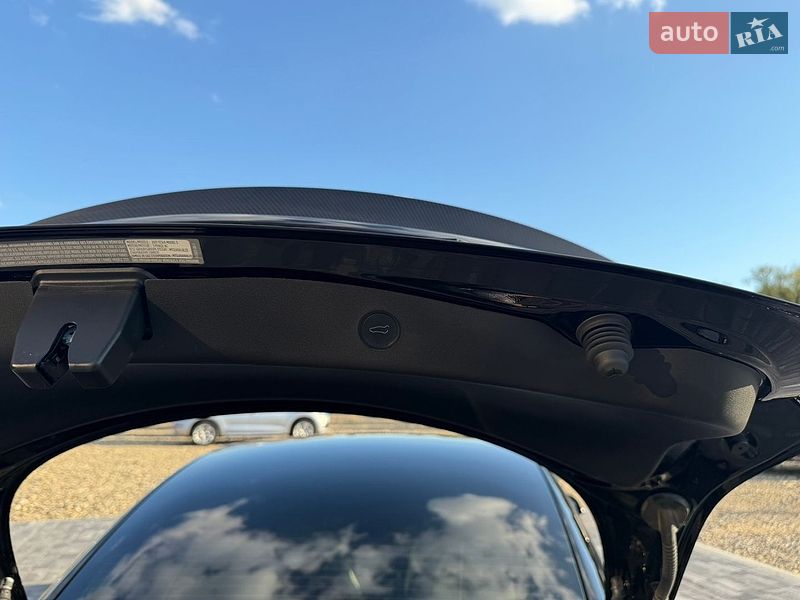 Седан Tesla Model 3 2021 в Коломые