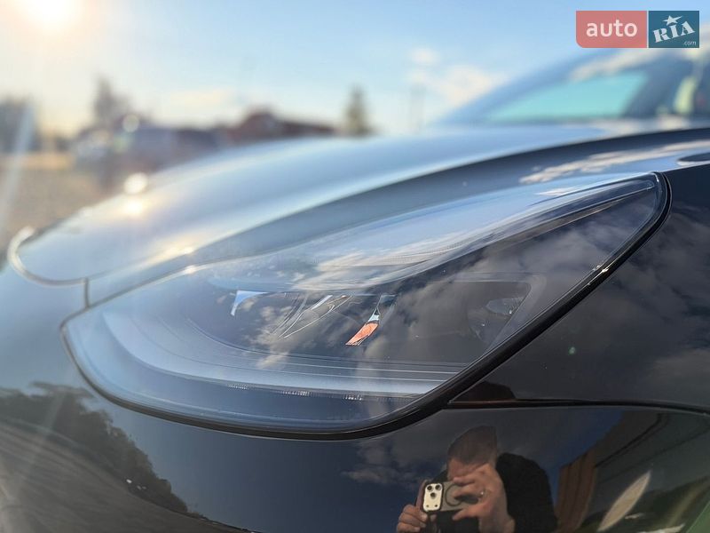 Седан Tesla Model 3 2021 в Коломые