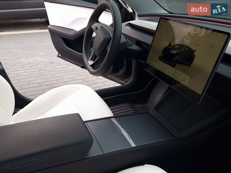 Седан Tesla Model 3 2025 в Кропивницькому