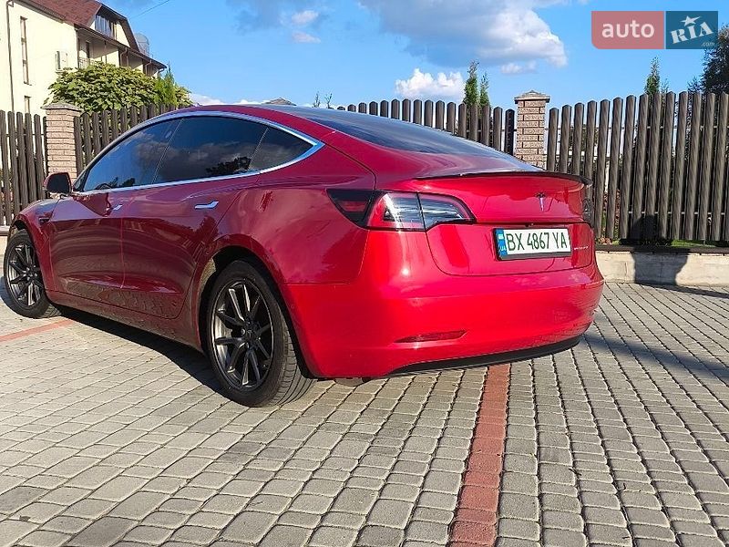 Седан Tesla Model 3 2018 в Староконстантинове
