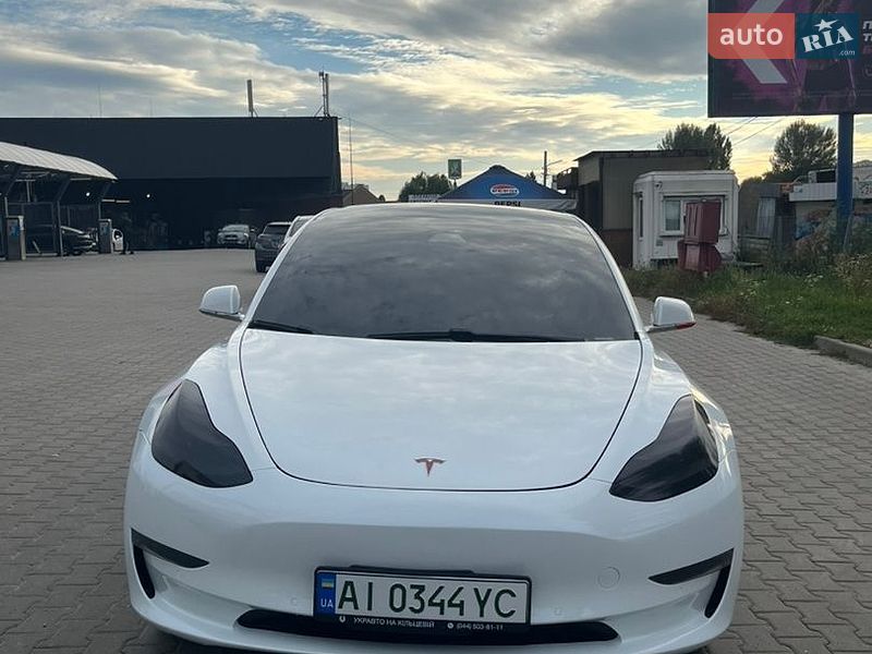 Седан Tesla Model 3 2020 в Києві