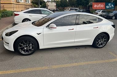 Седан Tesla Model 3 2020 в Києві