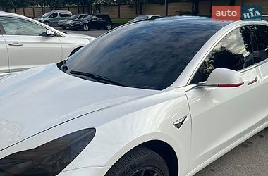 Седан Tesla Model 3 2020 в Києві