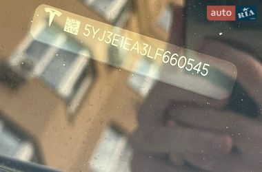 Седан Tesla Model 3 2020 в Києві