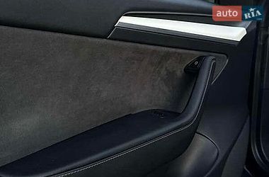 Седан Tesla Model 3 2021 в Львові