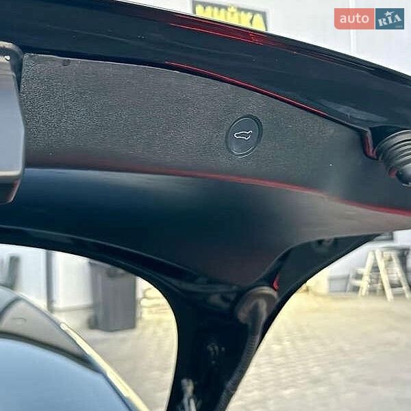 Седан Tesla Model 3 2021 в Львові