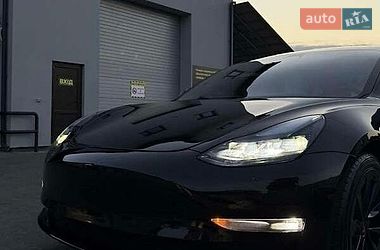 Седан Tesla Model 3 2021 в Львові