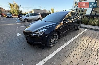 Седан Tesla Model 3 2018 в Луцке
