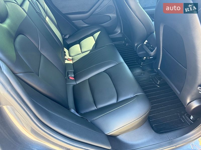 Седан Tesla Model 3 2022 в Києві