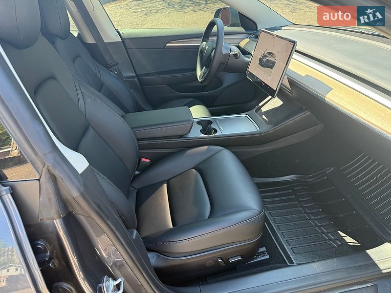 Седан Tesla Model 3 2022 в Києві