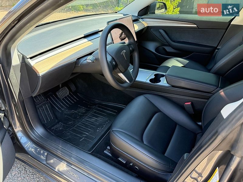 Седан Tesla Model 3 2022 в Києві