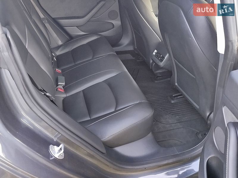 Седан Tesla Model 3 2023 в Александрие