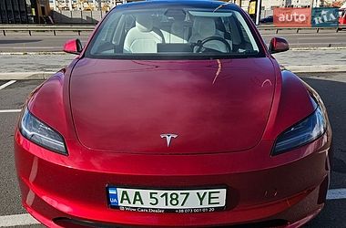 Седан Tesla Model 3 2024 в Києві