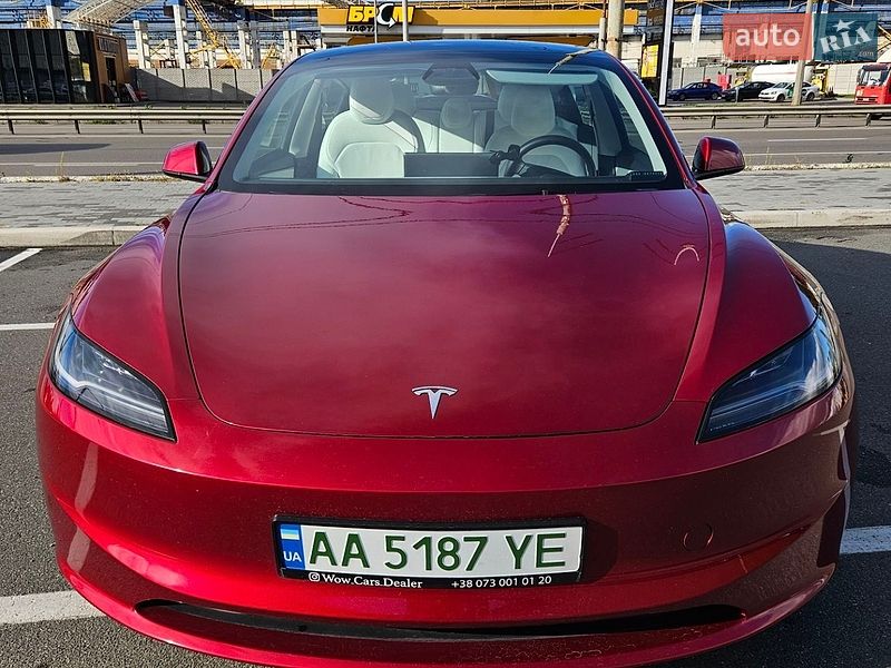 Седан Tesla Model 3 2024 в Києві