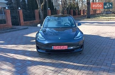 Седан Tesla Model 3 2020 в Львові