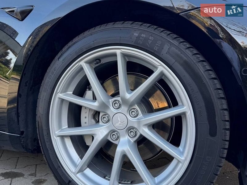 Седан Tesla Model 3 2021 в Киеве фото 7 Седан Tesla Model 3 2021 в Киеве