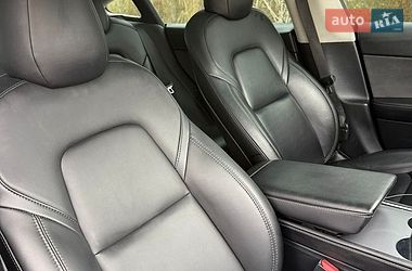 Седан Tesla Model 3 2023 в Києві