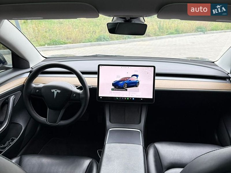 Седан Tesla Model 3 2023 в Києві