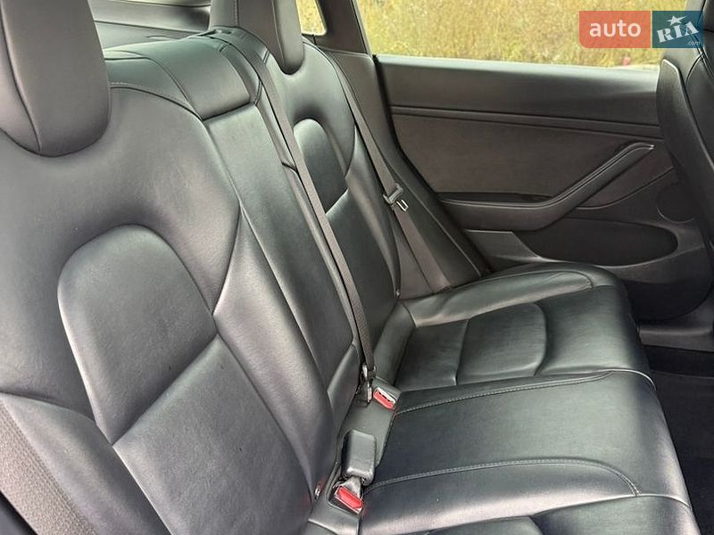 Седан Tesla Model 3 2023 в Києві