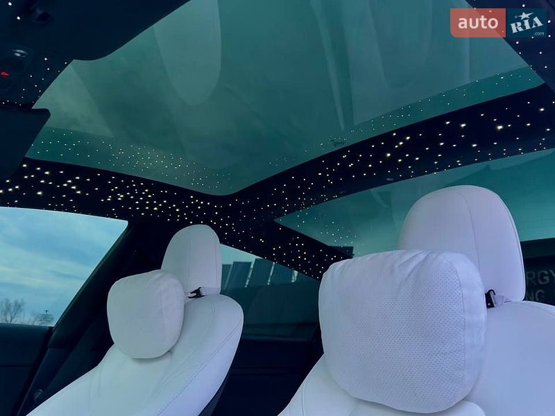 Седан Tesla Model 3 2023 в Дніпрі