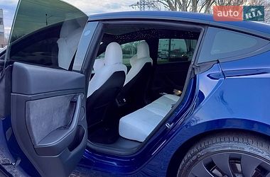 Седан Tesla Model 3 2023 в Дніпрі