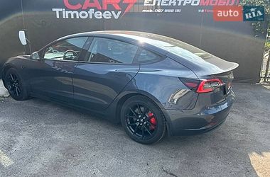 Седан Tesla Model 3 2021 в Киеве